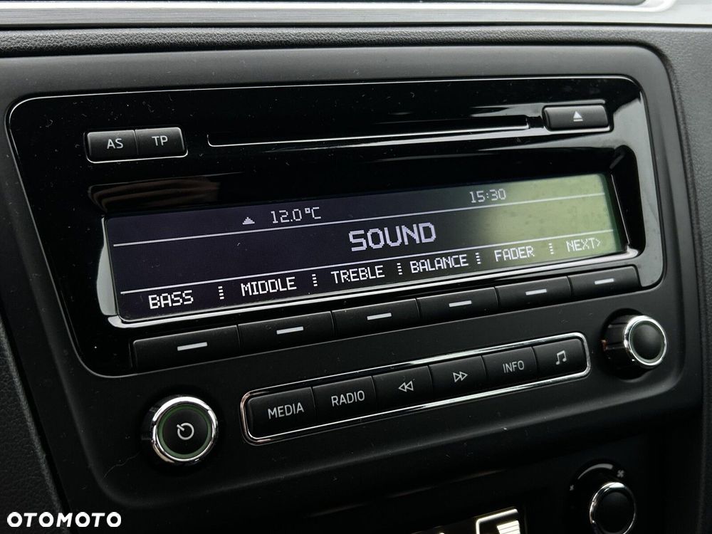 Skoda RAPID Spb 1.4 TSI Elegance Max DSG - 23