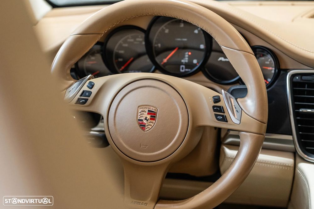 Porsche Panamera 3.0 V6 - 12