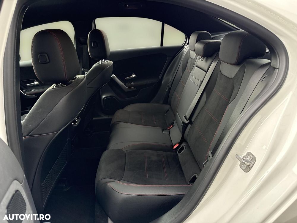 Mercedes-Benz A 250 e Sedan Aut. - 16