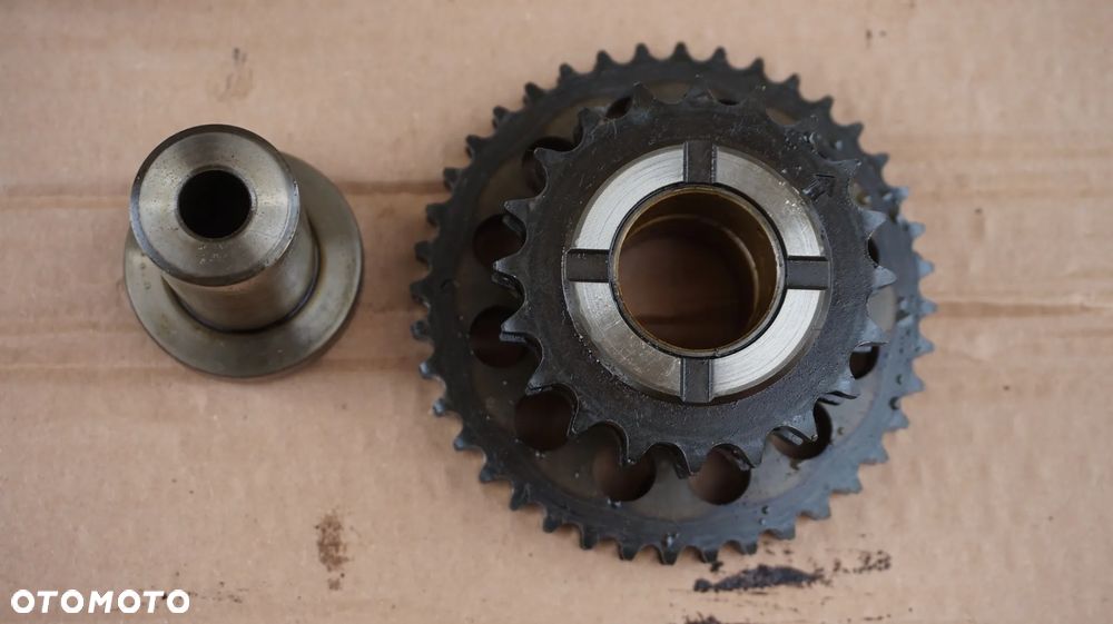 Suzuki Grand Vitara XL7 LIFT 2.7 V6 kolo zebate rozrzadu posrednie tuleja sworzen