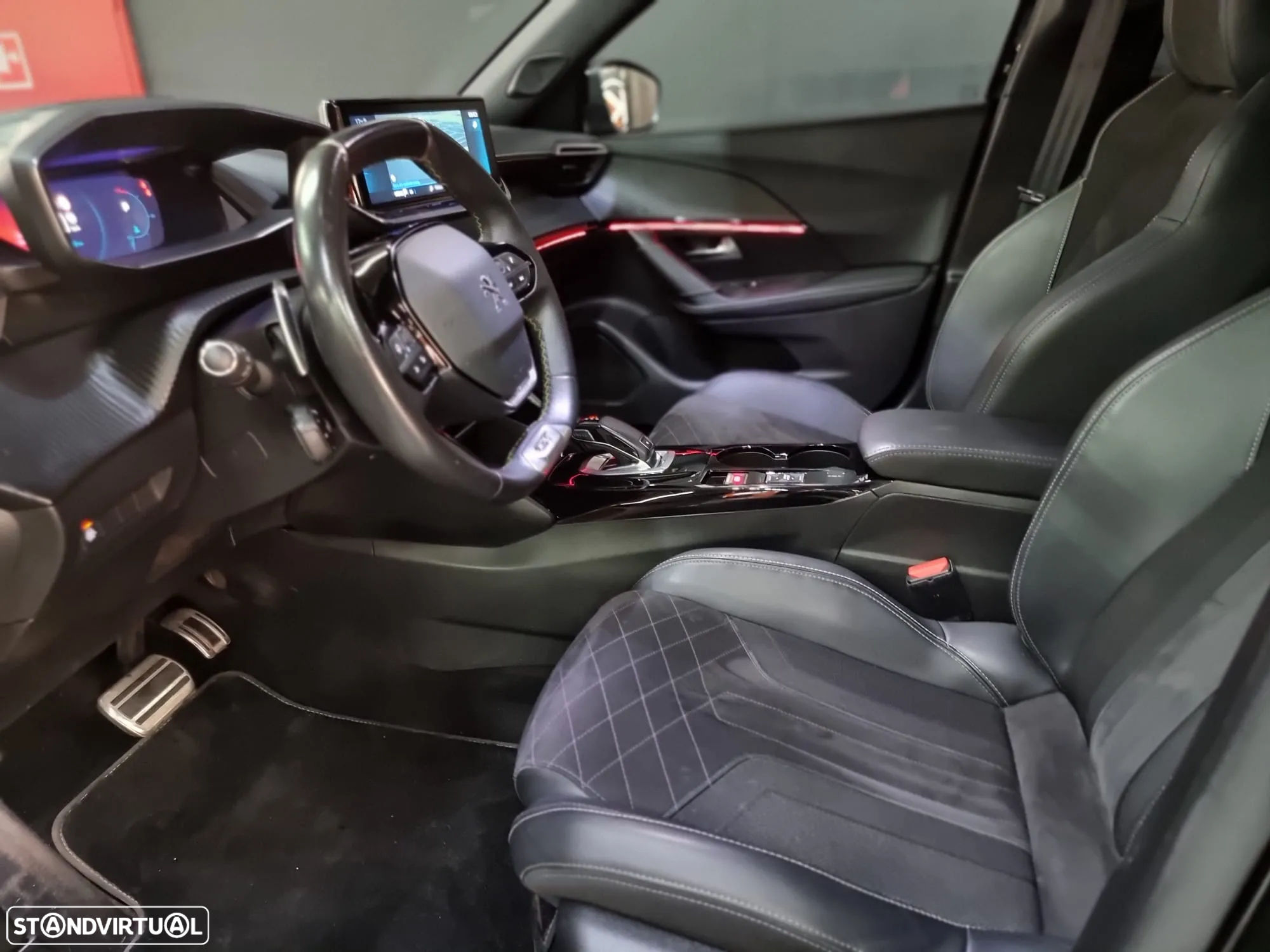 Peugeot 2008 1.5 BlueHDi GT EAT8 - 19