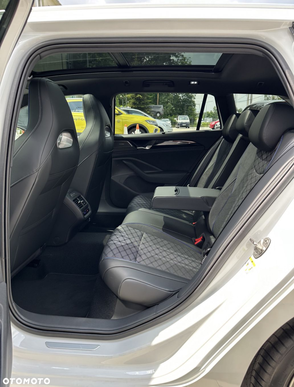 Volkswagen Passat - 17