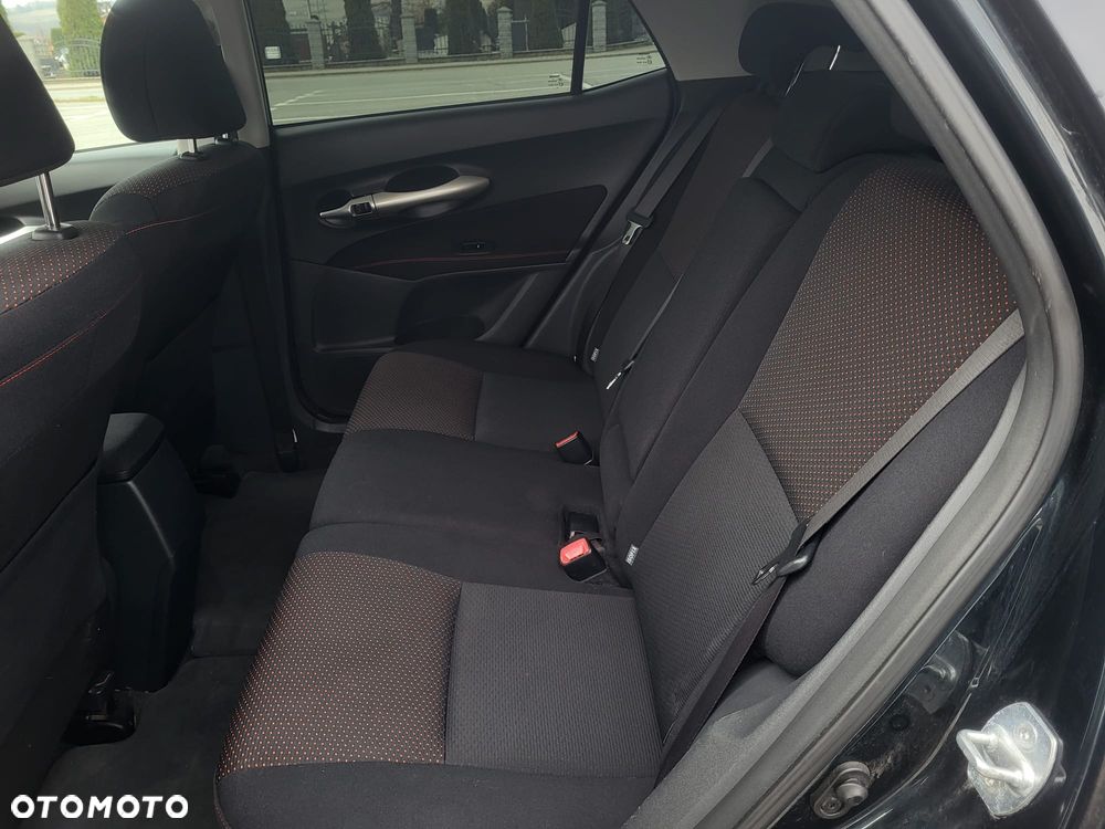 Toyota Auris 2.0 D-4D Prestige - 11