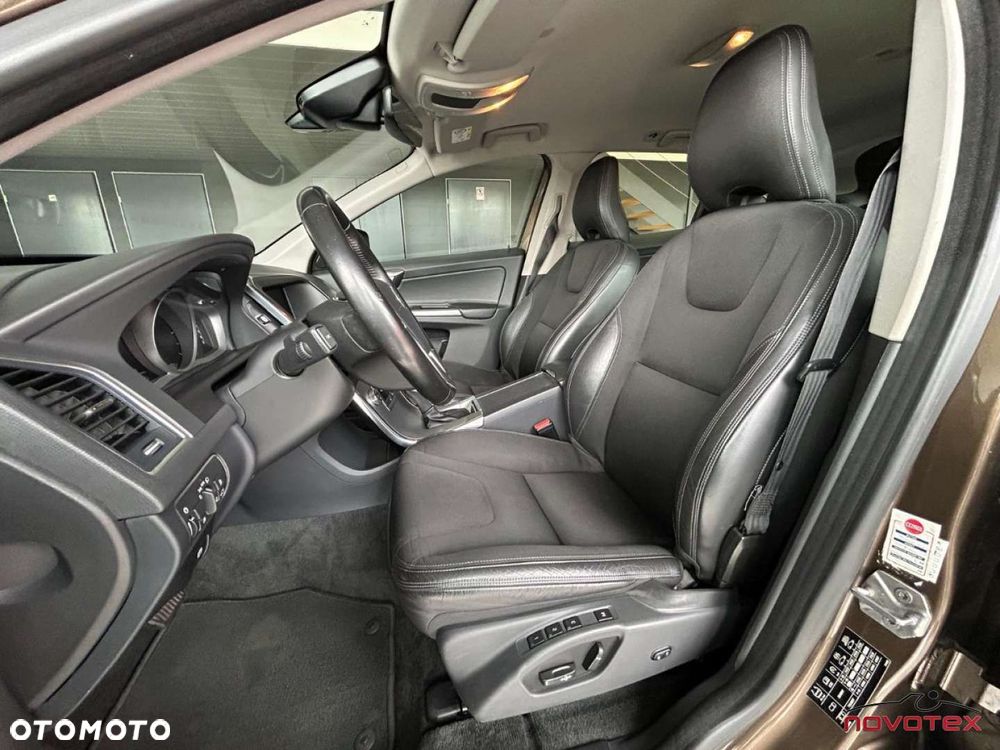 Volvo XC 60 D3 Geartronic Momentum - 9