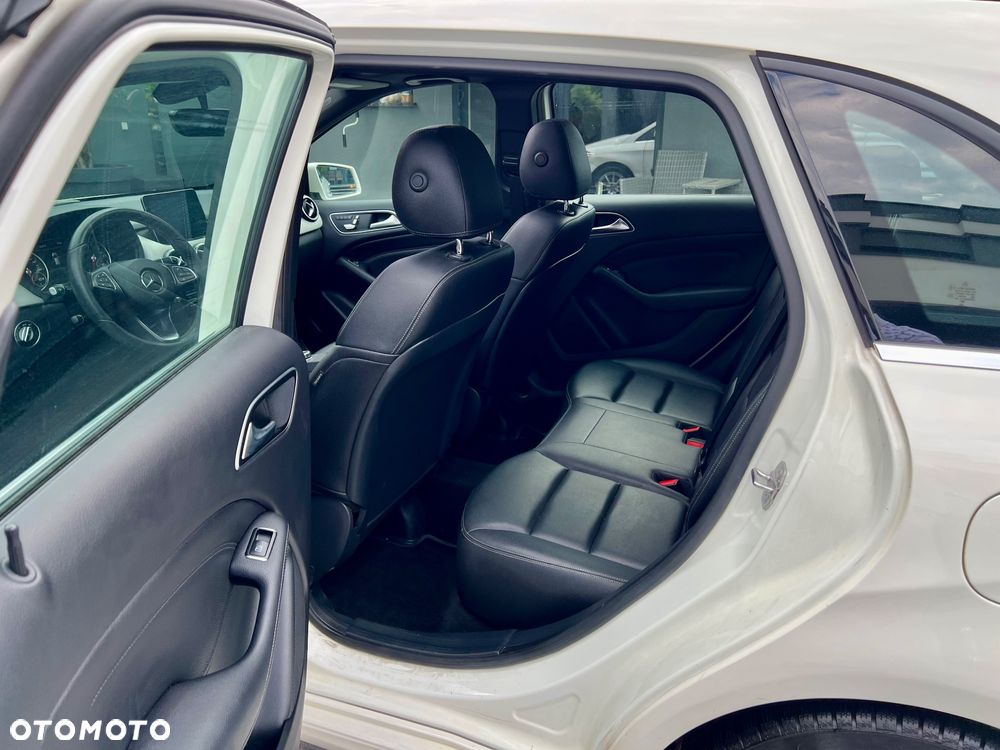 Mercedes-Benz Klasa B 250 4-Matic Style - 21
