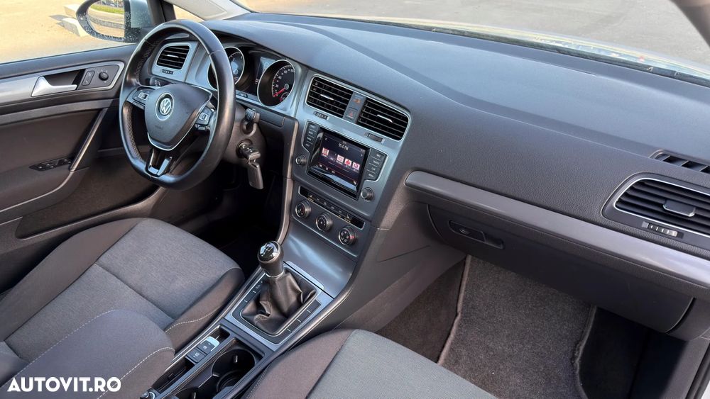 Volkswagen Golf - 5