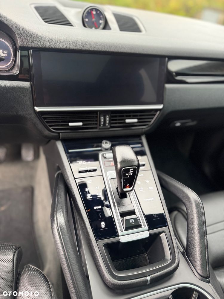 Porsche Cayenne - 17