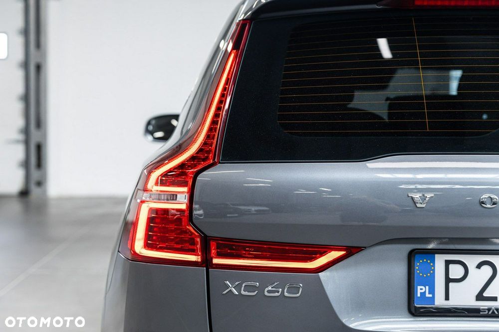 Volvo XC 60 B4 D AWD Geartronic Momentum - 23