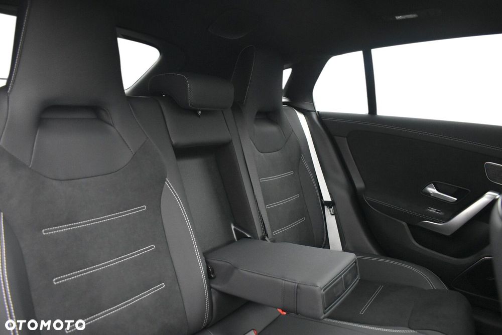 Mercedes-Benz CLA - 9