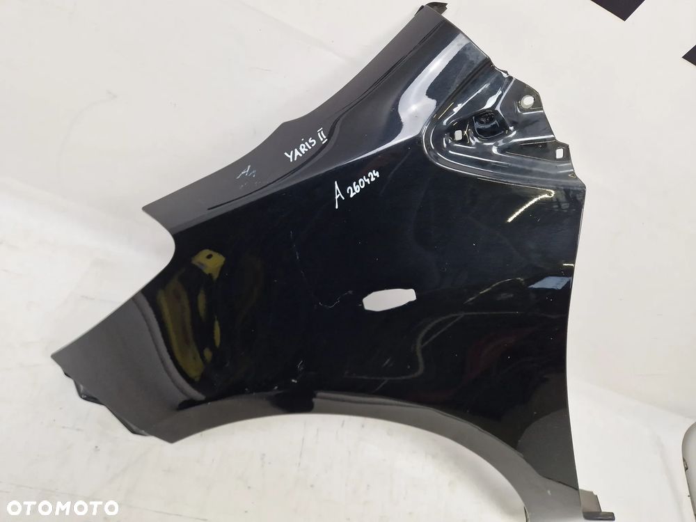 Błotnik przód przedni lewy TOYOTA YARIS II - 2