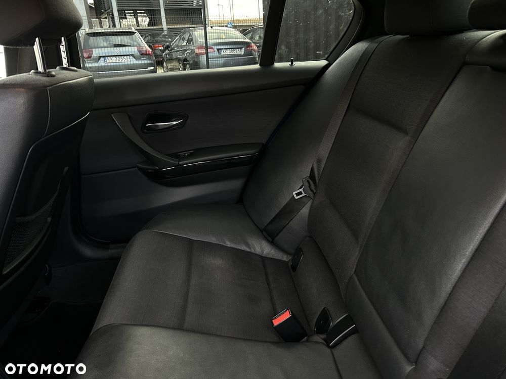 BMW Seria 3 - 22