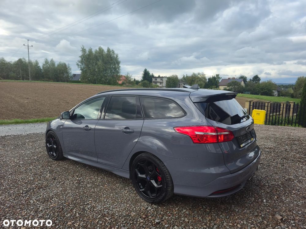 Ford Focus 2.0 EcoBoost ST - 13