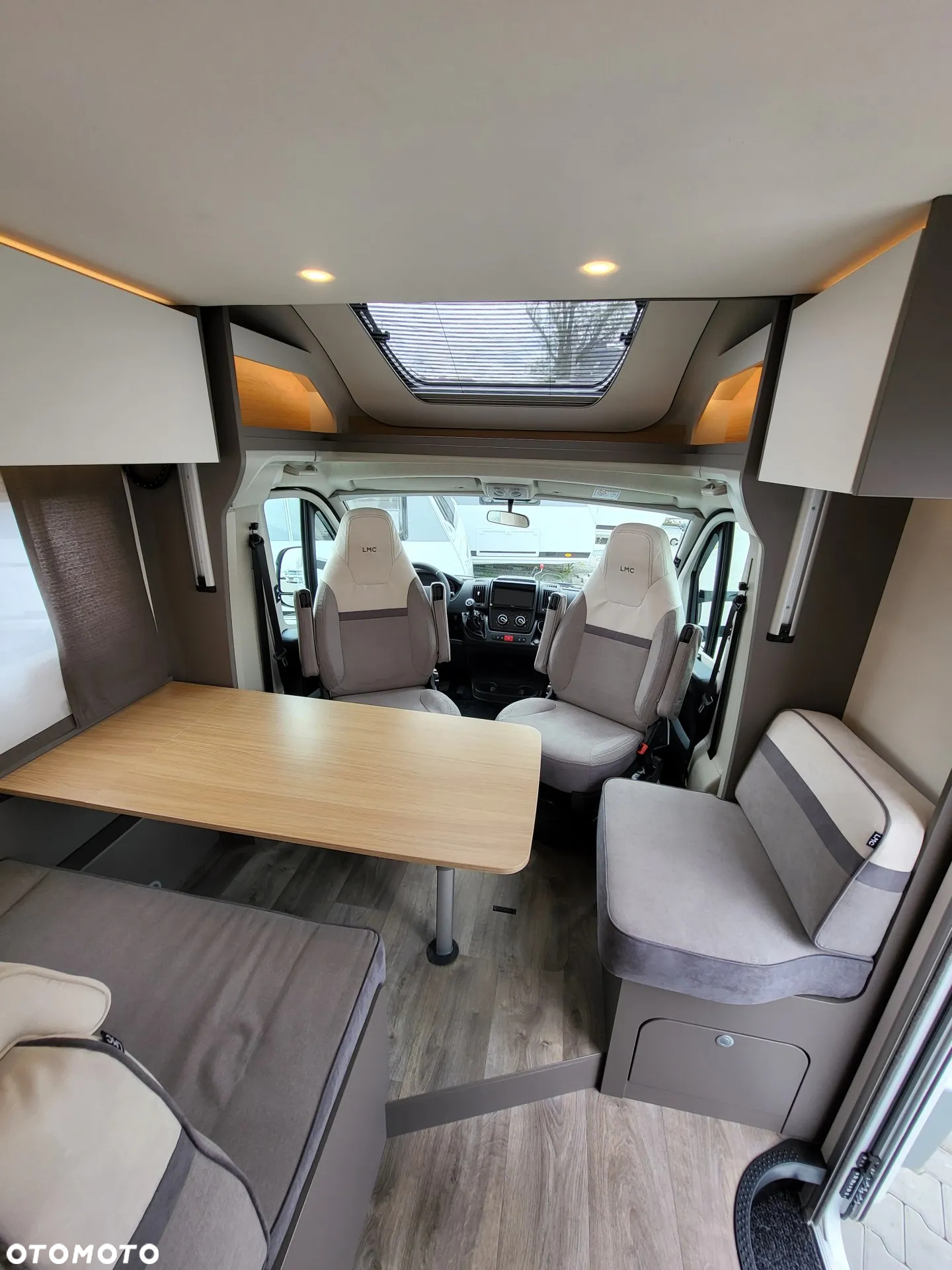 LMC Tourer Lift H730G - Kampery 4-osobowy - 17