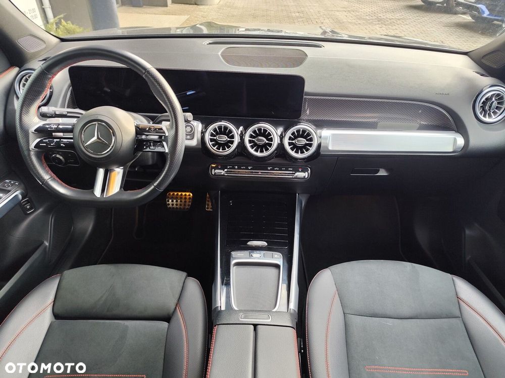 Mercedes-Benz GLB 220 mHEV 4-Matic AMG Line 8G-DCT - 17