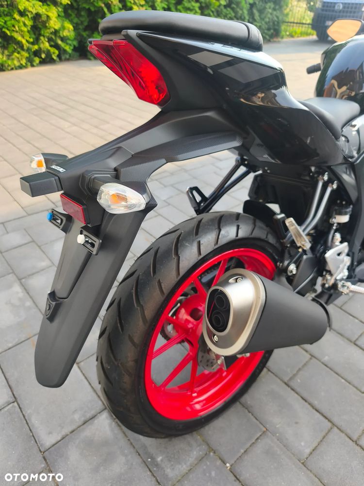 Suzuki GSX-R - 4