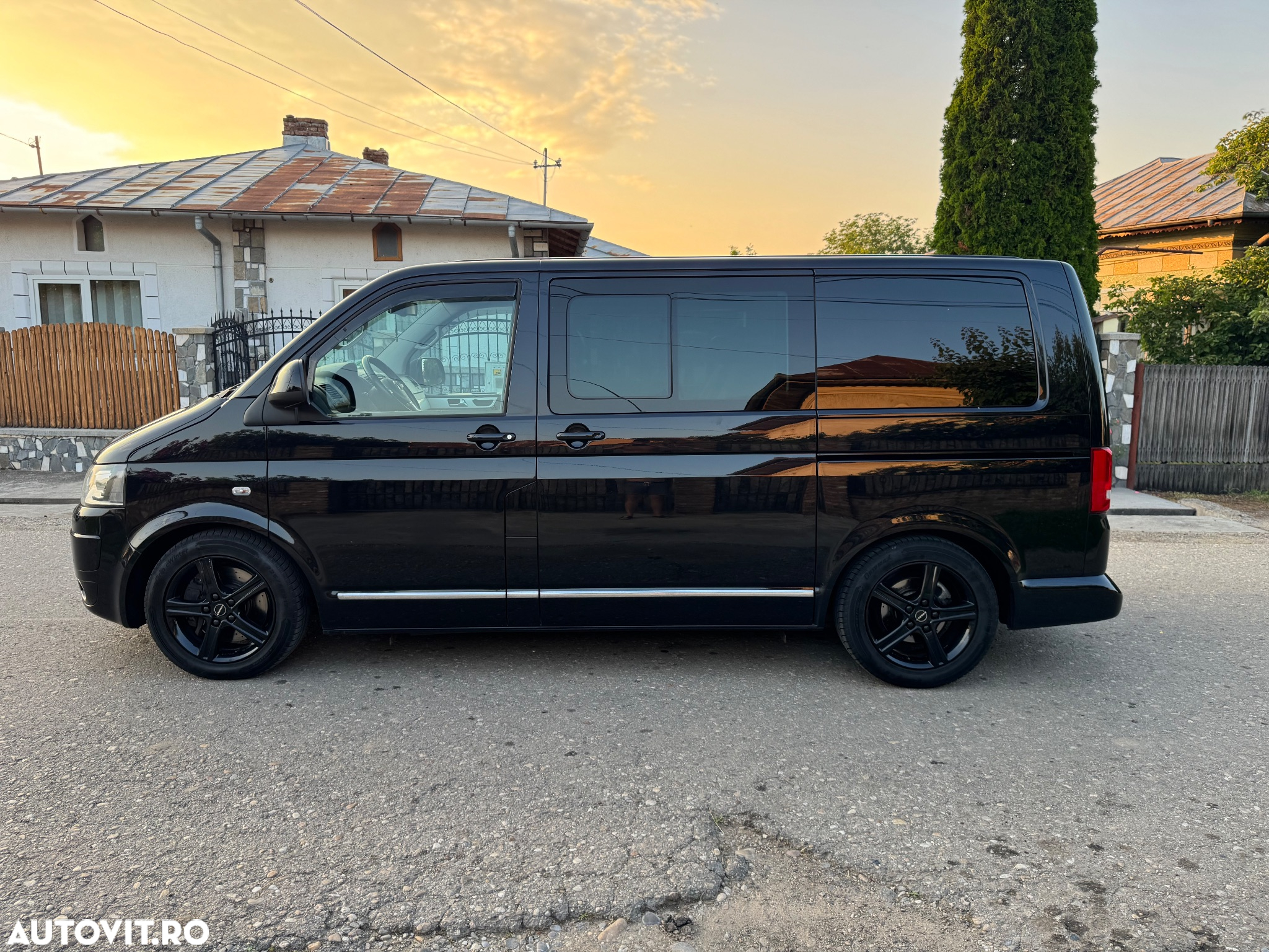 Volkswagen Multivan - 20