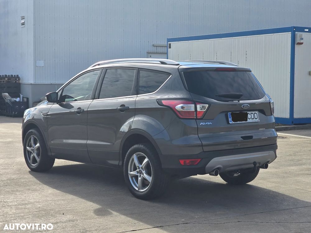 Ford Kuga 1.5 TDCi 2WD Titanium - 3