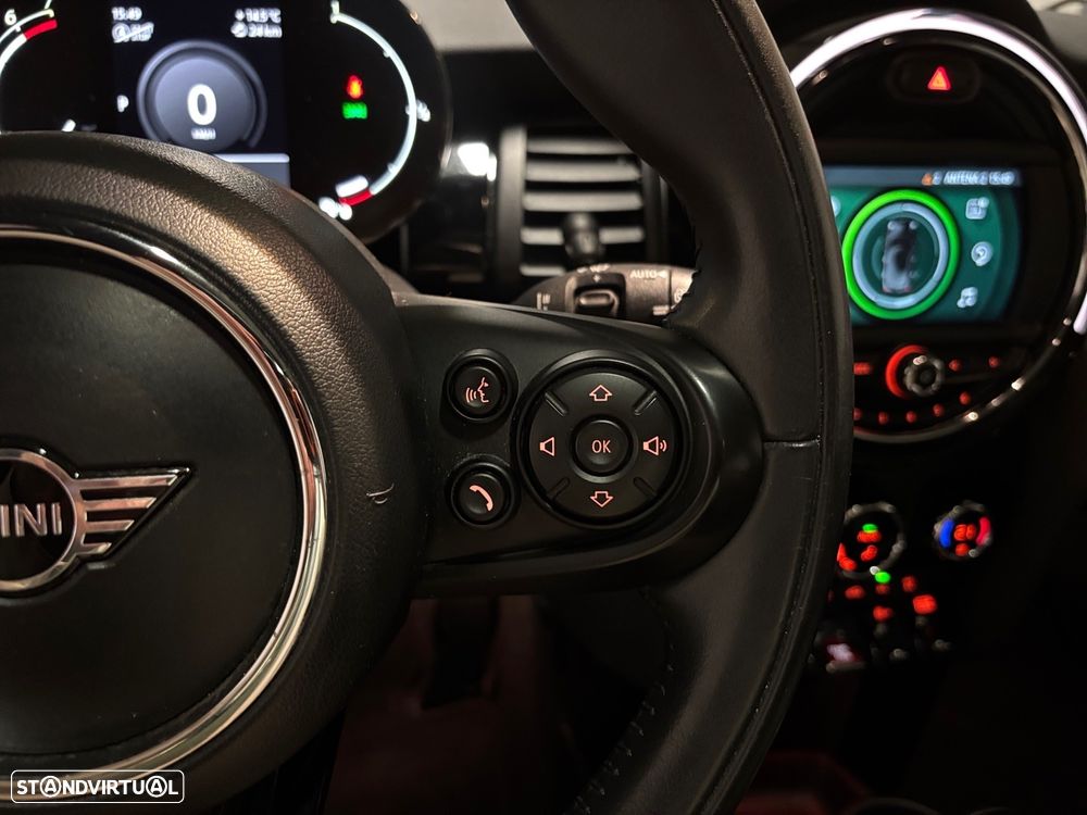 MINI 5 Portas Cooper Camden Edition Auto - 11