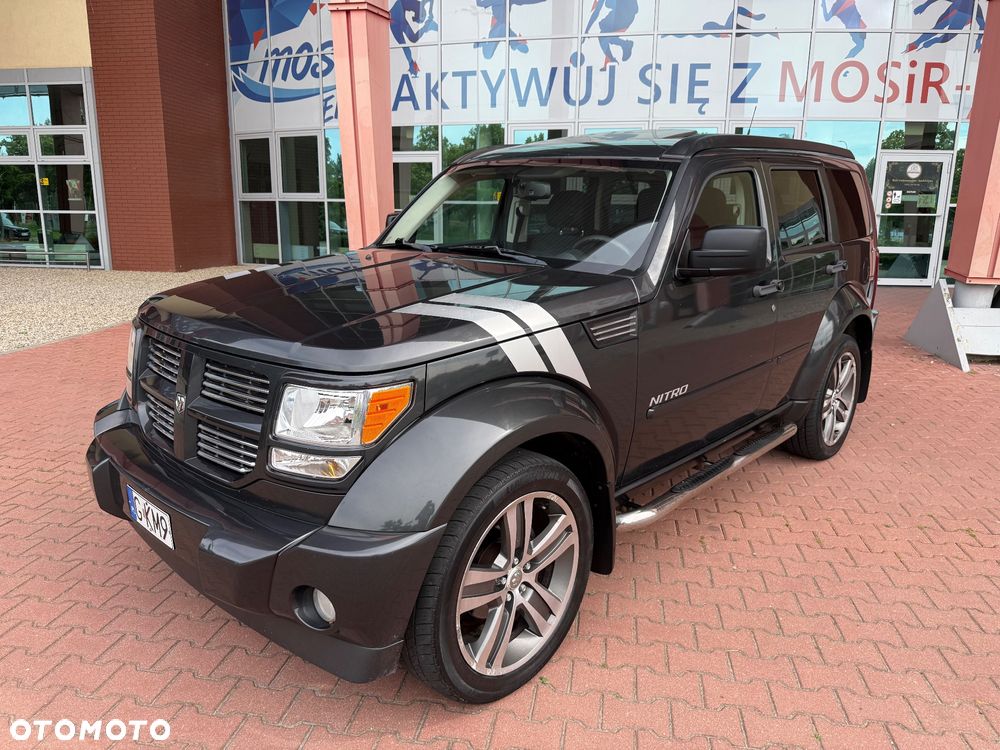 Dodge Nitro - 1