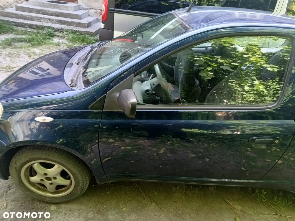 Toyota Yaris 1.3 Sol - 5