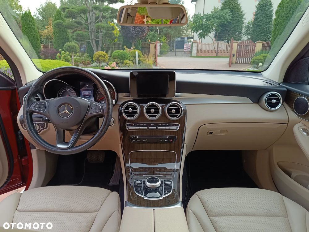 Mercedes-Benz GLC - 21