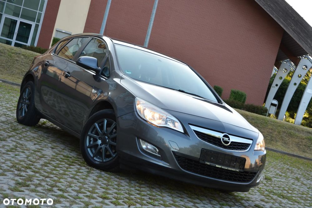 Opel Astra 1.6 Enjoy - 1