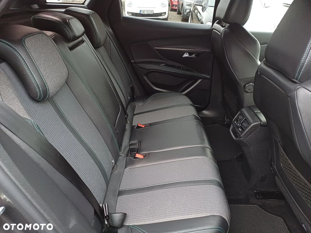 Peugeot 3008 1.2 PureTech mHEV Allure Pack S&S e-DCS6 - 12