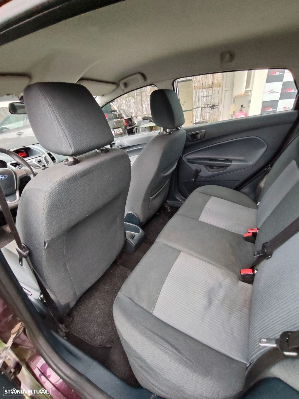 Ford Fiesta 1.25 Techno - 8