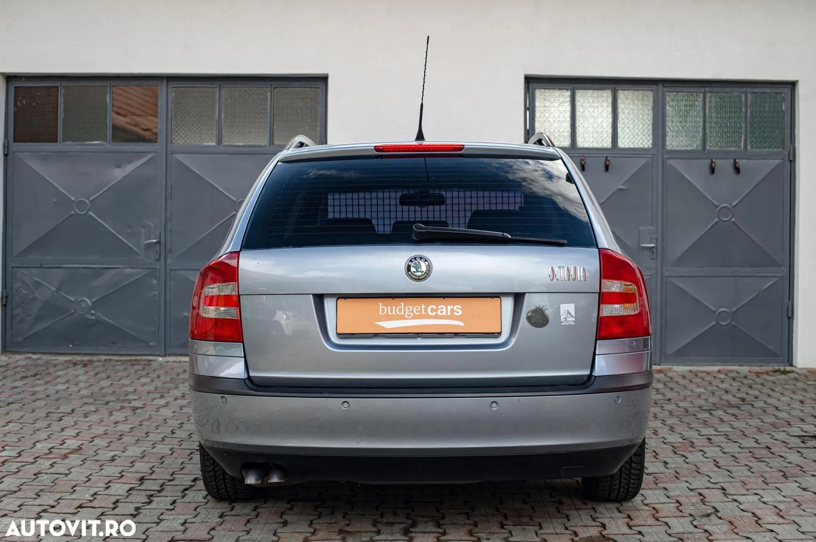 Skoda Octavia Combi 2.0 TDI Ambiente Aut - 6