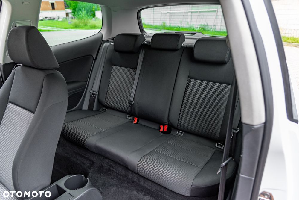 Volkswagen Golf 1.6 United - 17