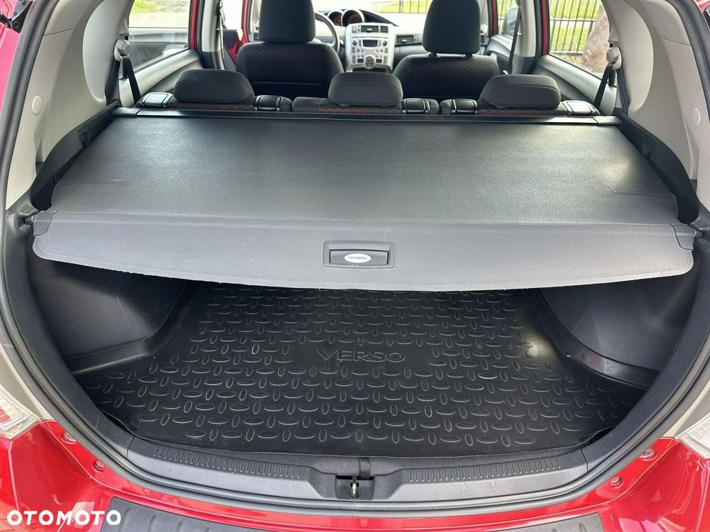 Toyota Verso 2011