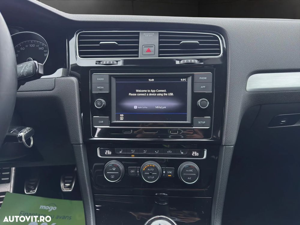 Volkswagen Golf - 11