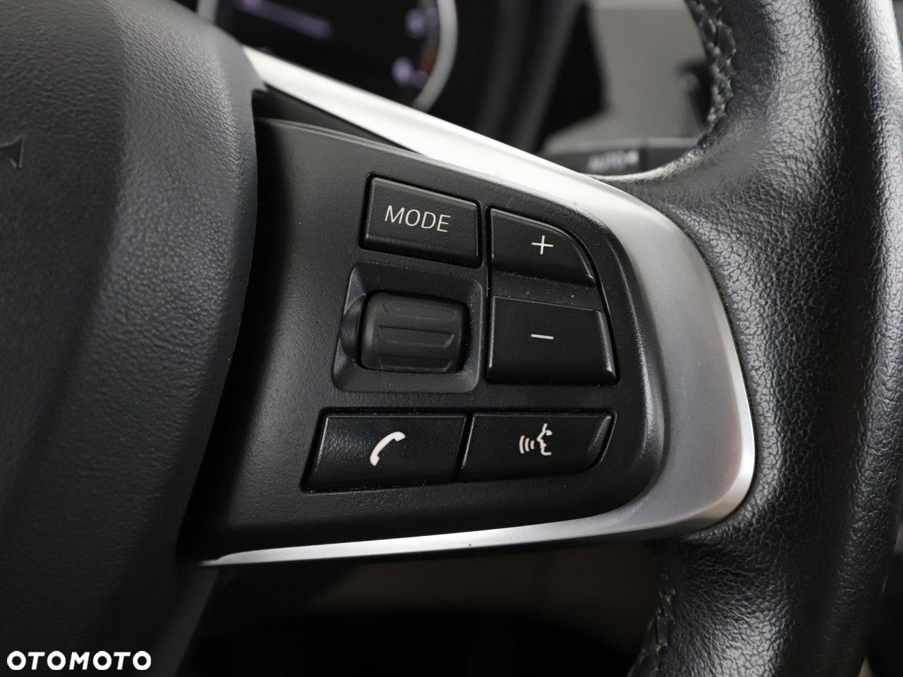 BMW X1 sDrive18d xLine - 32