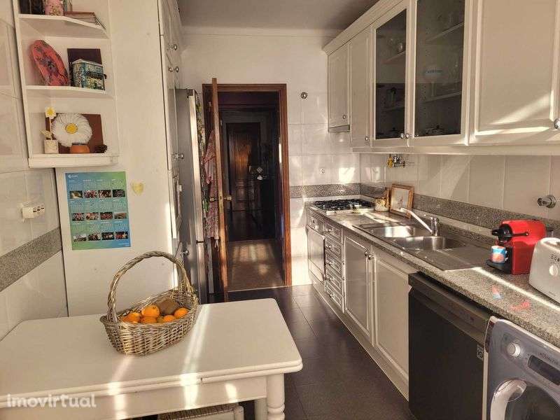 Vendo luminoso T3 em Sacavém - Grande imagem: 3/12