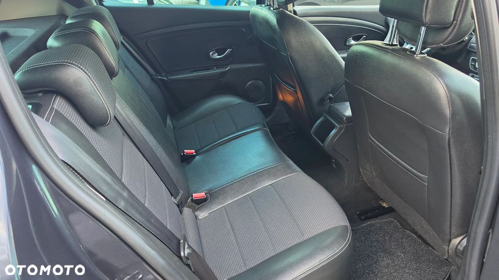 Renault Megane TCe 180 GT - 17