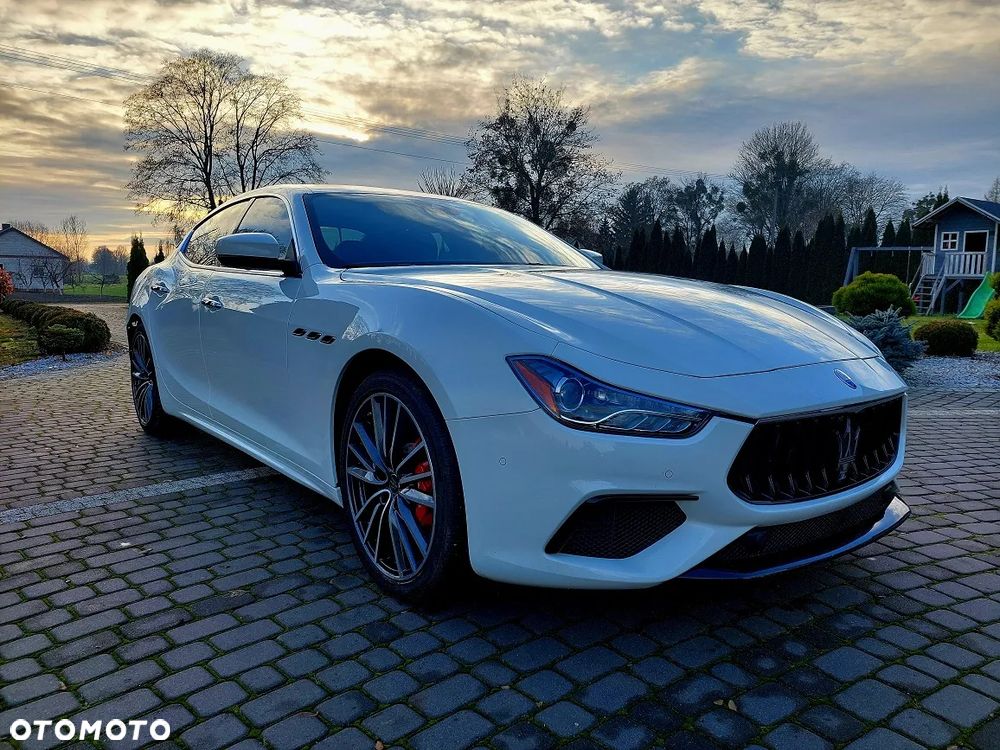 Maserati Ghibli GranSport - 4