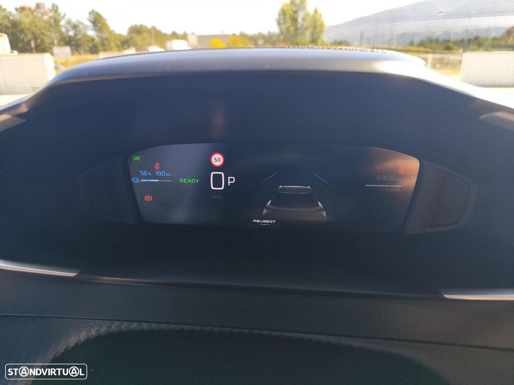 Peugeot e-2008 54 kWh Allure - 16