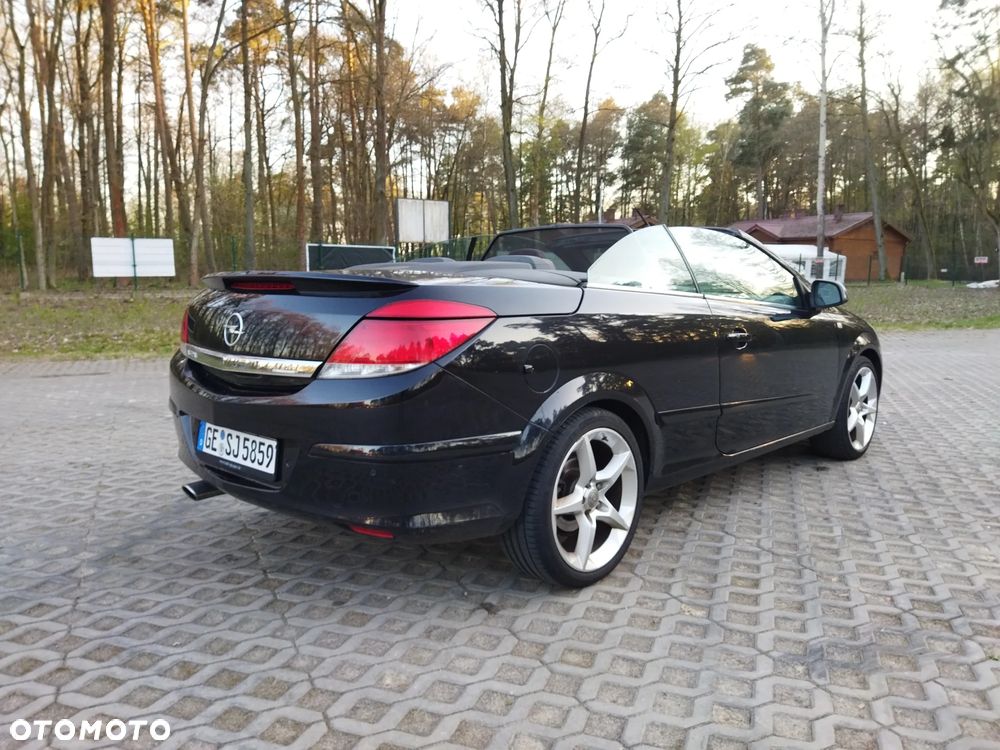 Opel Astra 1.8 Edition 111 Jahre - 13
