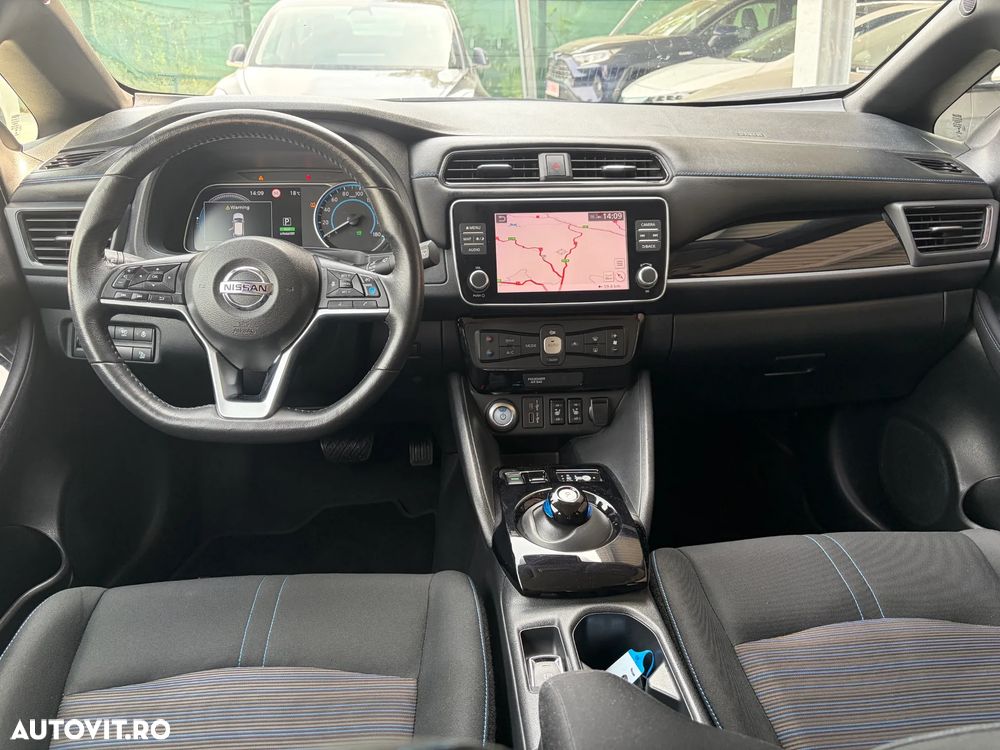 Nissan LEAF 62 kWh e+ N-Connecta - 6