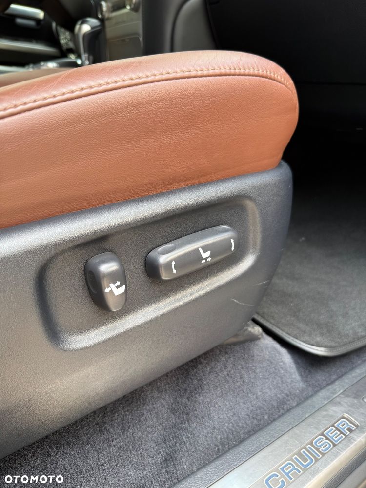 Toyota Land Cruiser LC 4.6 Limited 7os - 18