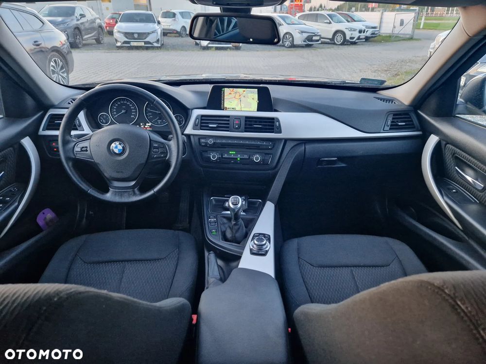 BMW Seria 3 316i Sport Line - 24