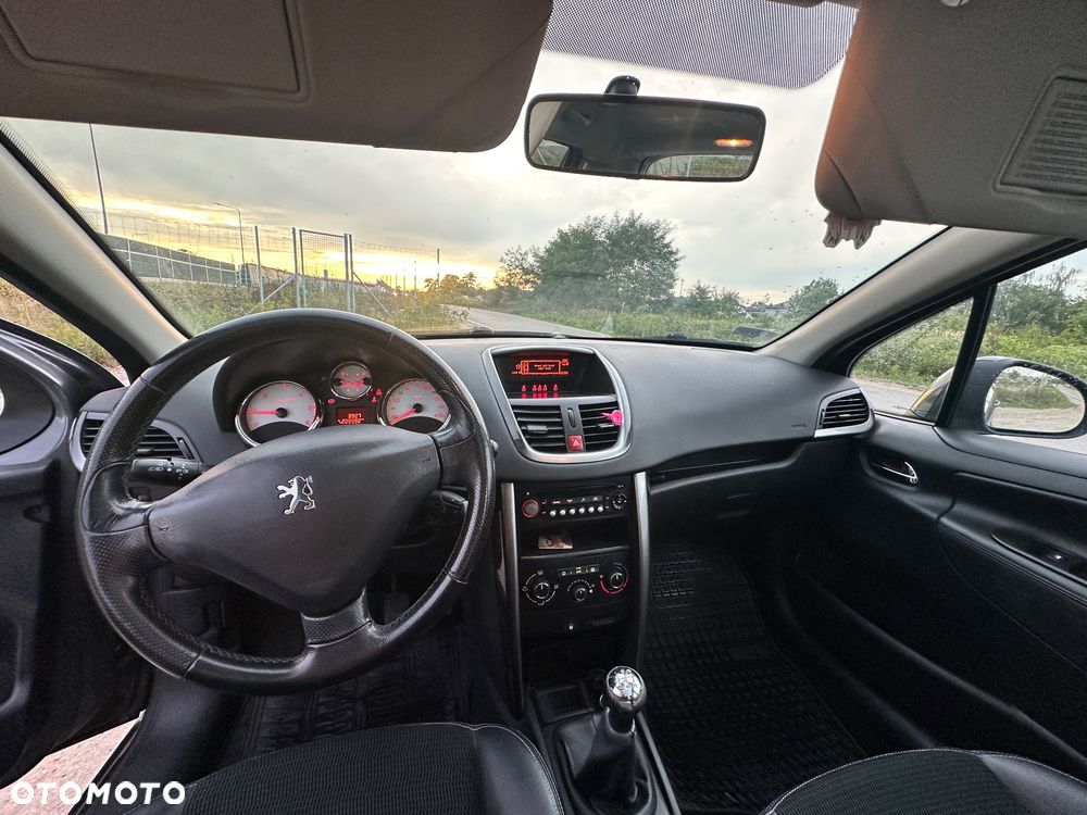 Peugeot 207 - 11