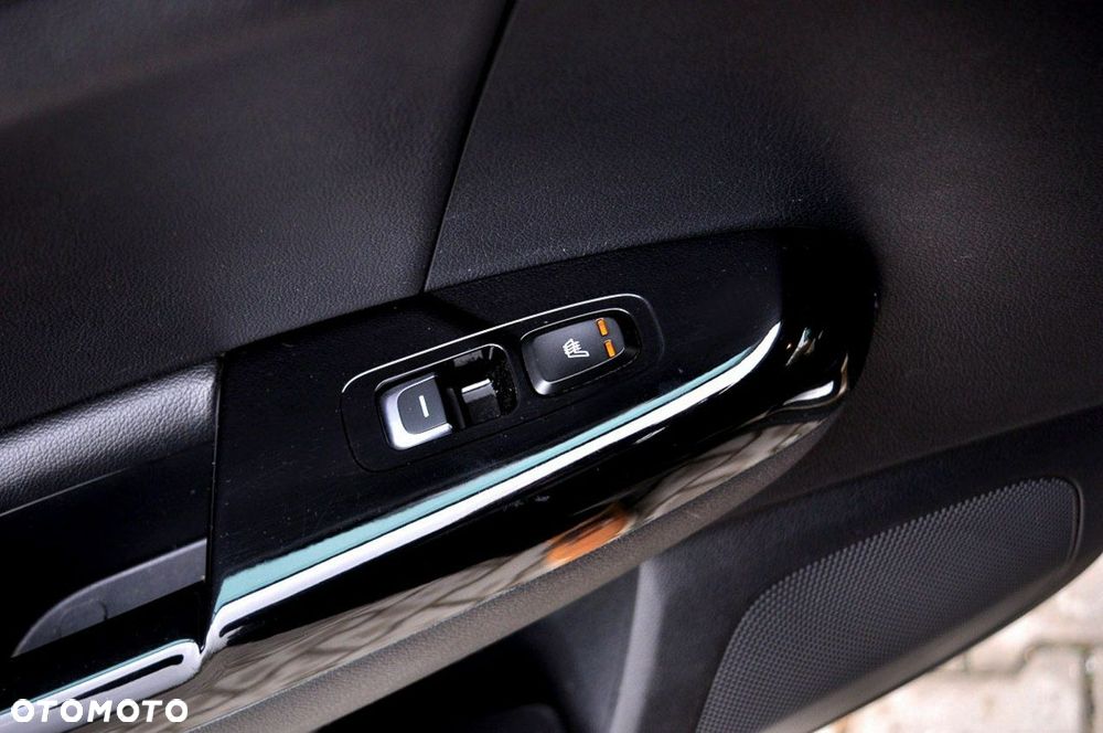 Kia Sportage 2.0 CRDI 4WD Automatik Dream-Team Edition - 17