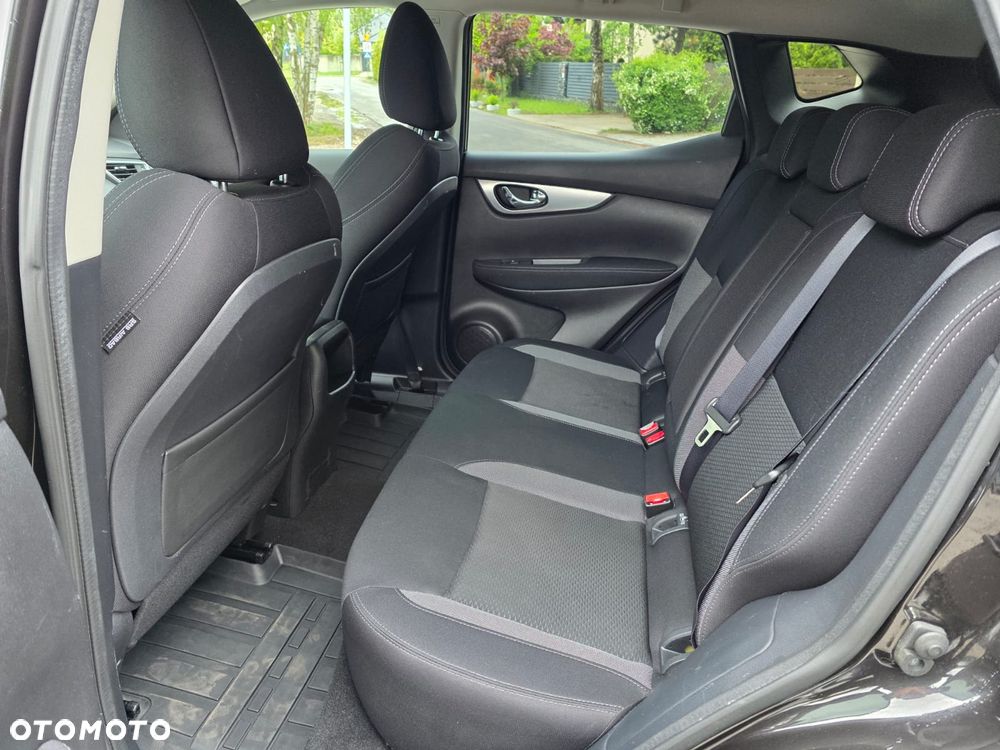 Nissan Qashqai 1.6 DCi N-Connecta - 25