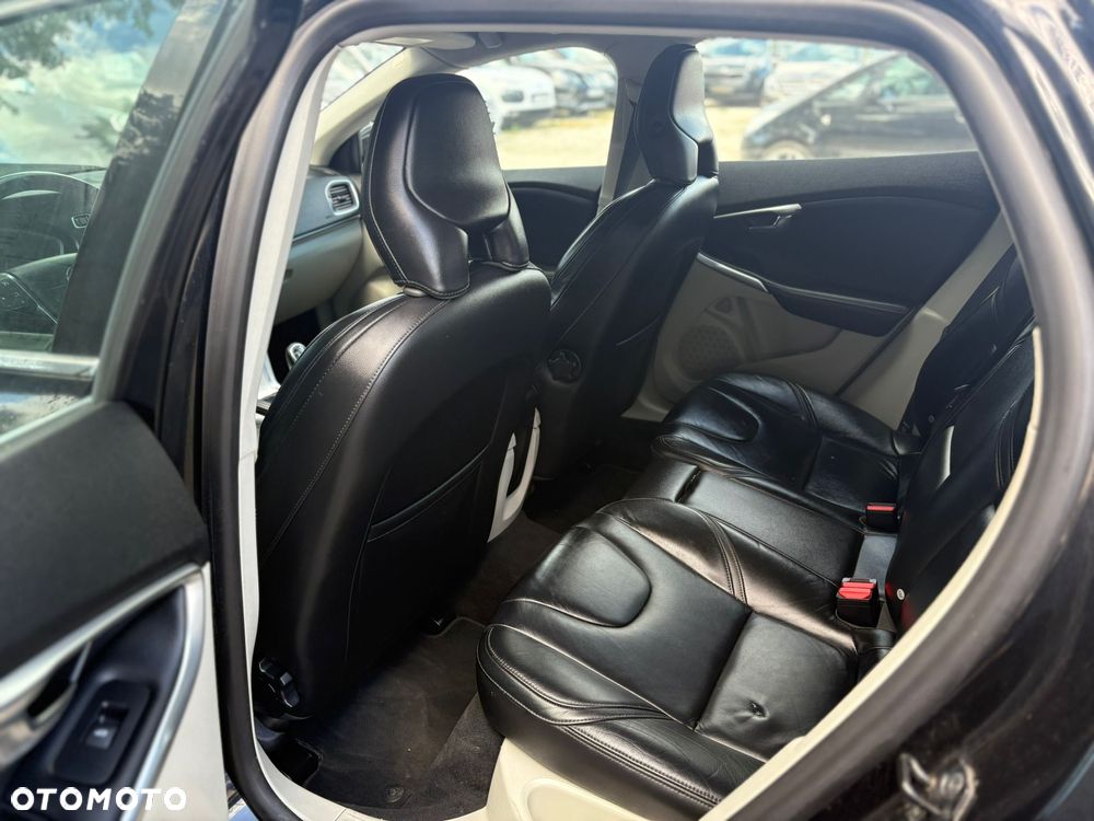 Volvo V40 D2 - 15
