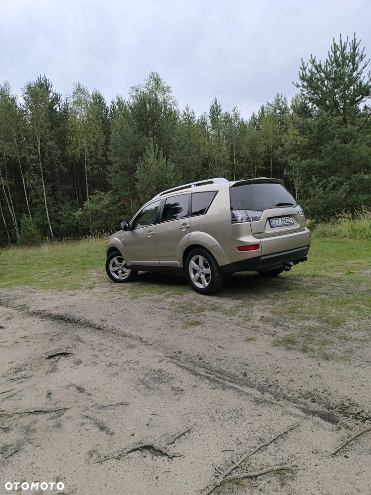 Mitsubishi Outlander 2.0 DI-D 4WD Intense - 12