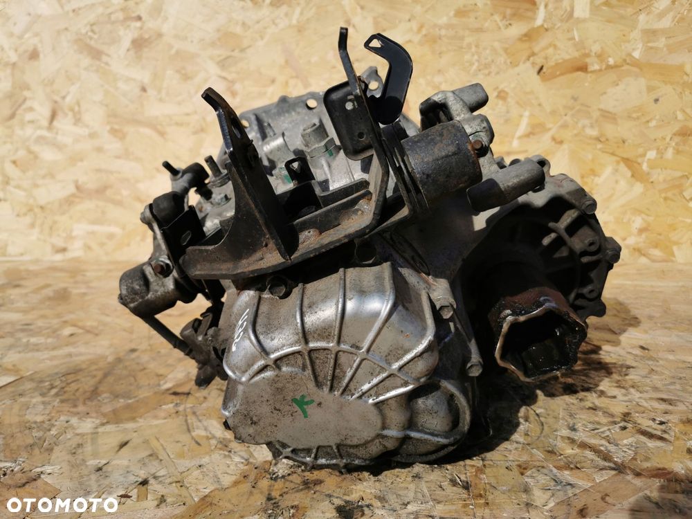 toyota yaris skrzynia biegów e12 s70401814 manualna 1.4 diesel 90km 2007 - 2