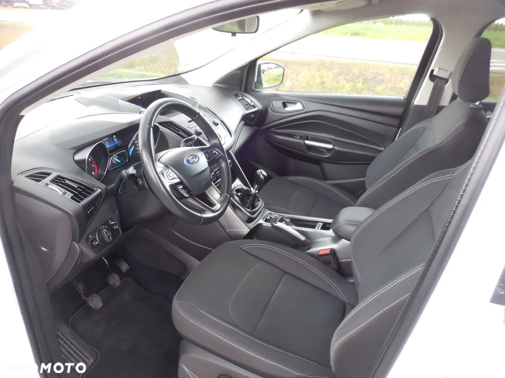 Ford Kuga - 16