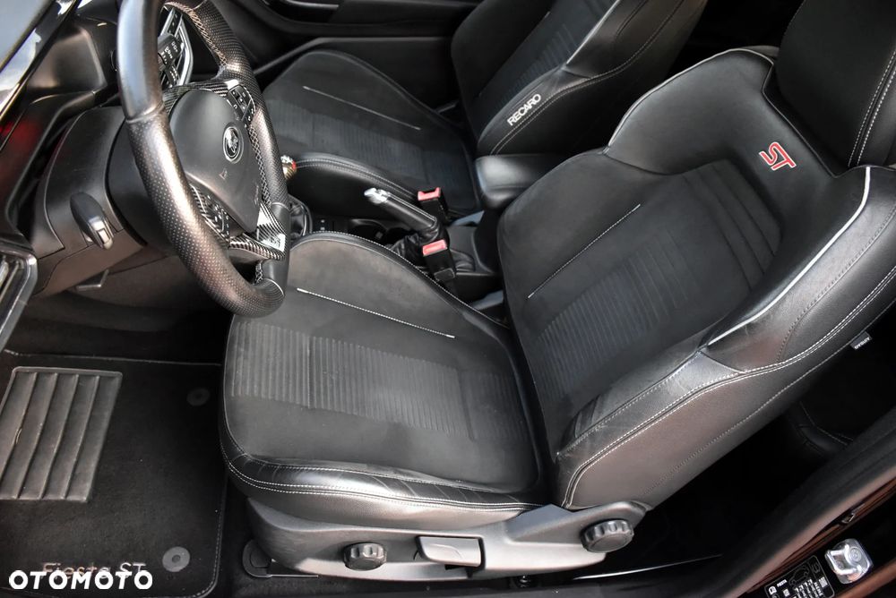 Ford Fiesta 1.5 EcoBoost S&S ST X - 18