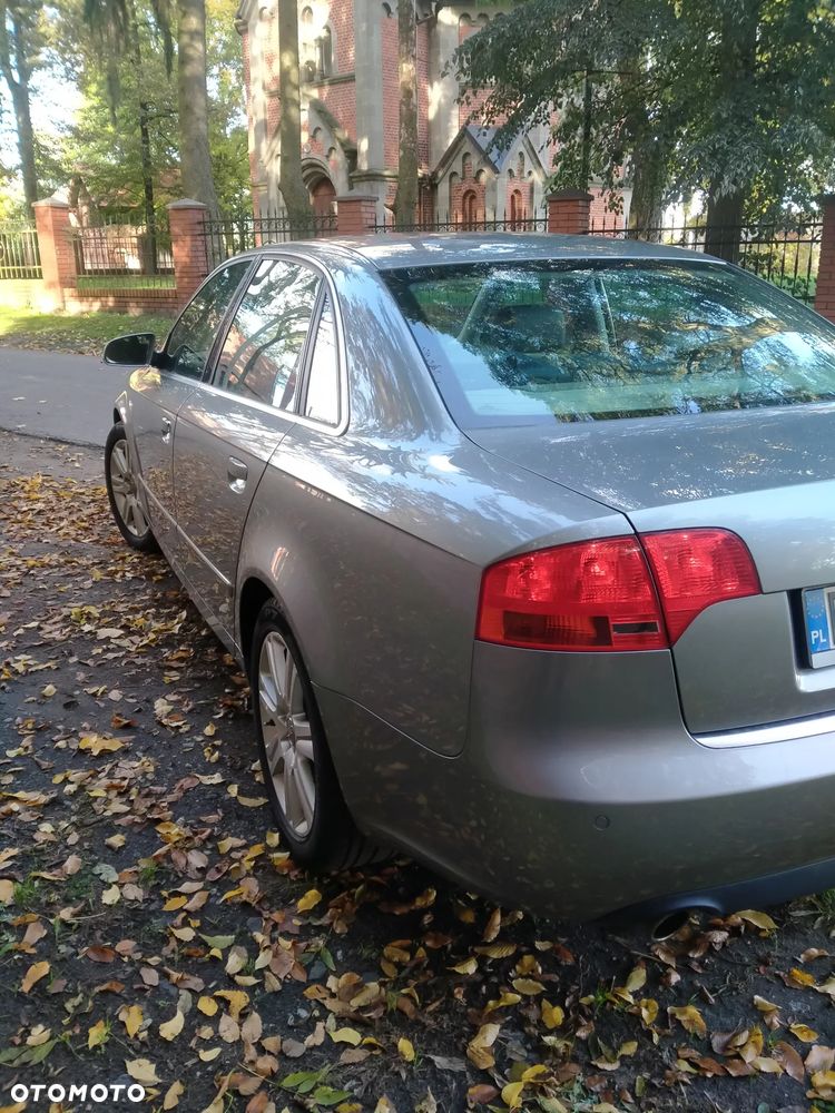 Audi A4 Limousine - 13